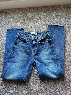 Aritzia Denim Forum Uma High-rise Straight Jeans Size 25 Vintage Dark Blue Zip